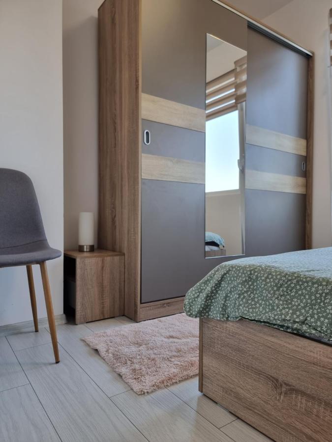 Cozy Apartment With Balcony On The Black Sea- Part Of The Family 'Vicki Apart Varna Exterior photo